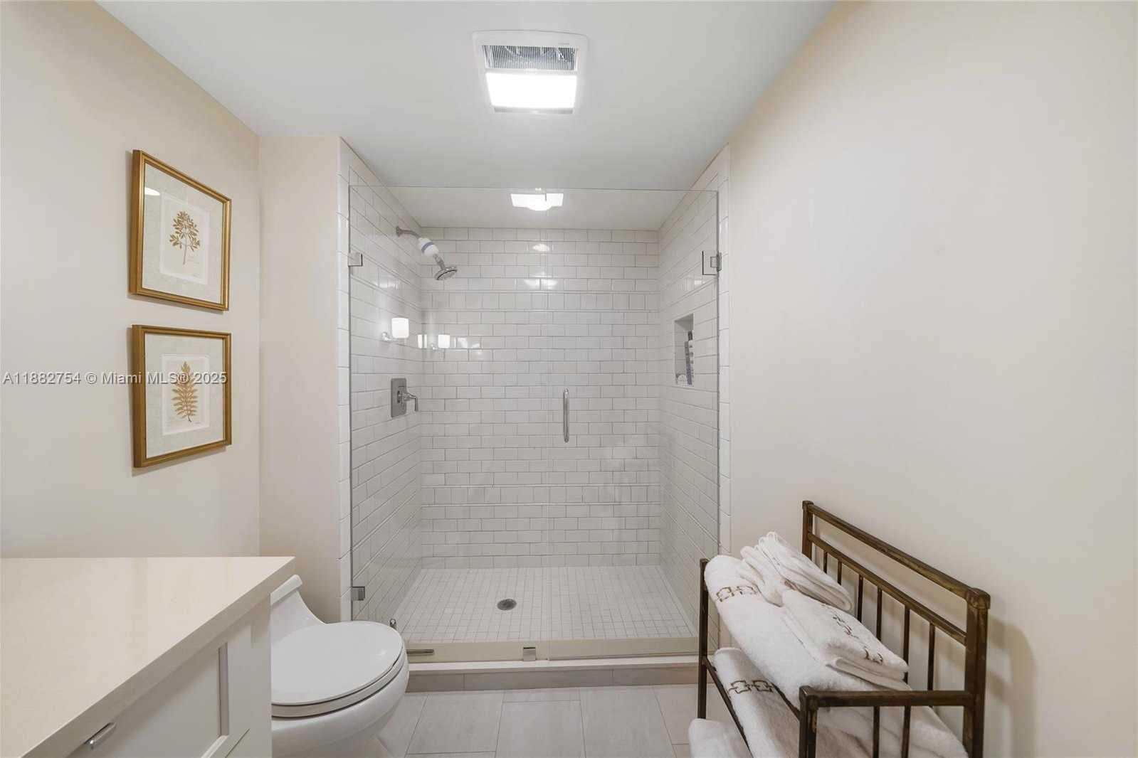 Small Image of 200 BEACH RD #202, Tequesta Number 27