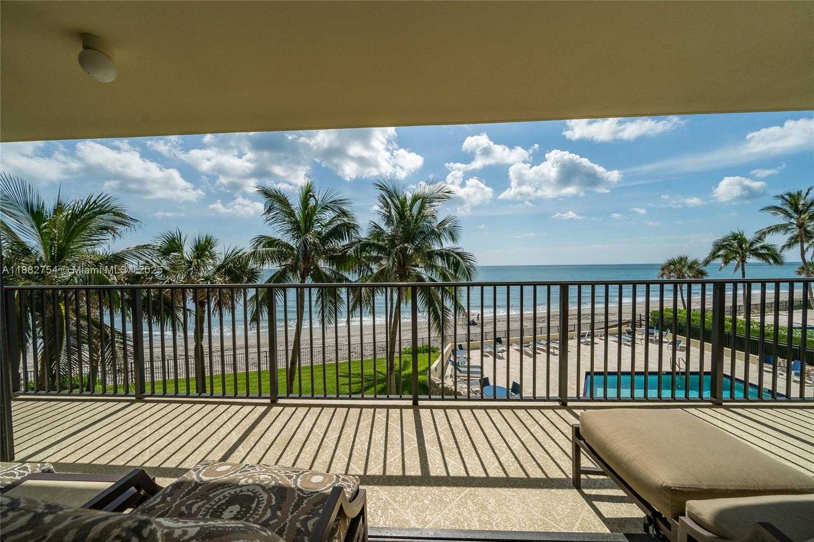 Small Image of 200 BEACH RD #202, Tequesta Number 32