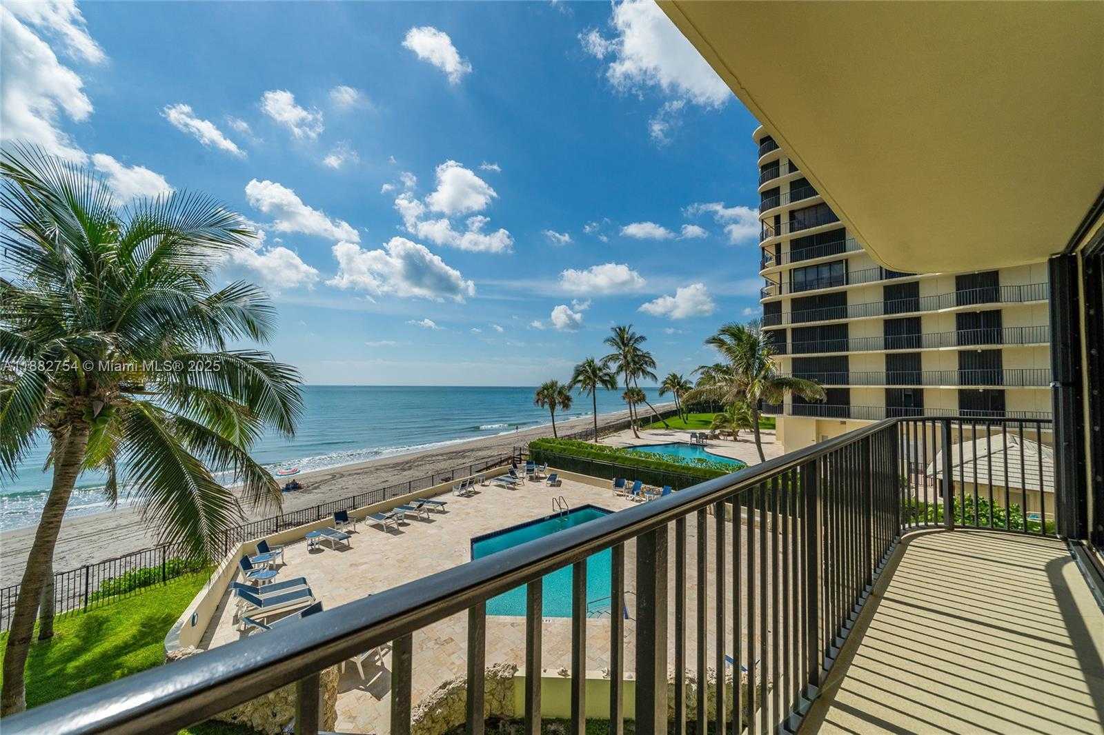 Small Image of 200 BEACH RD #202, Tequesta Number 33