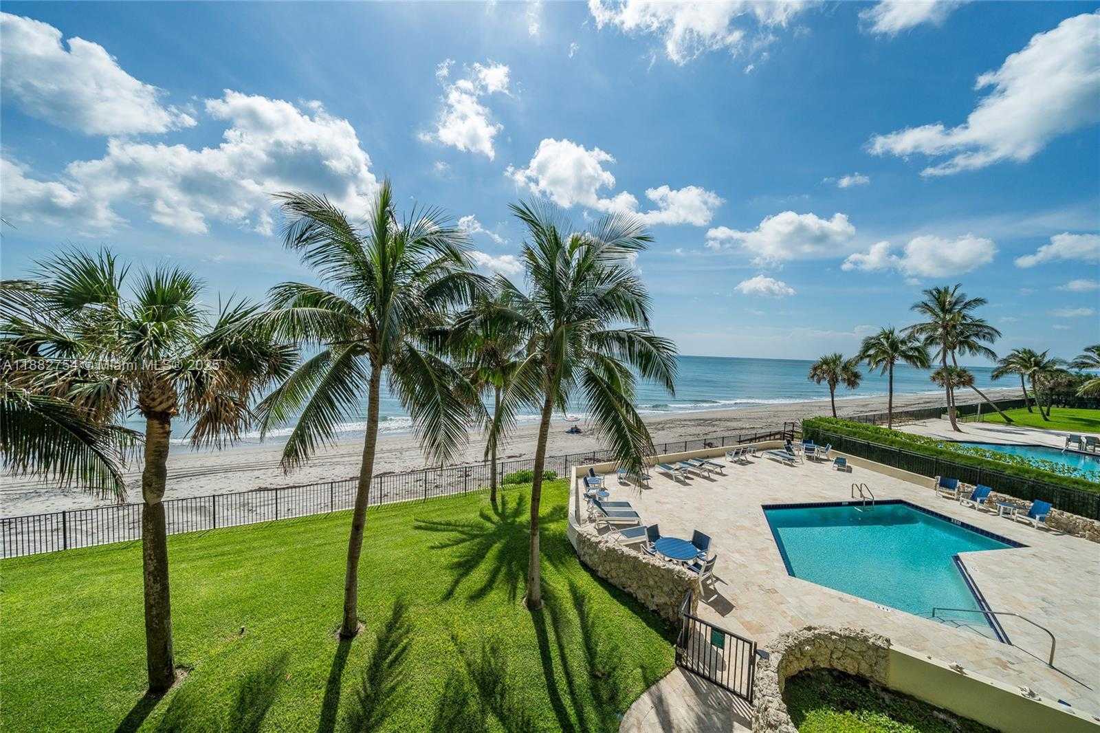 Small Image of 200 BEACH RD #202, Tequesta Number 36