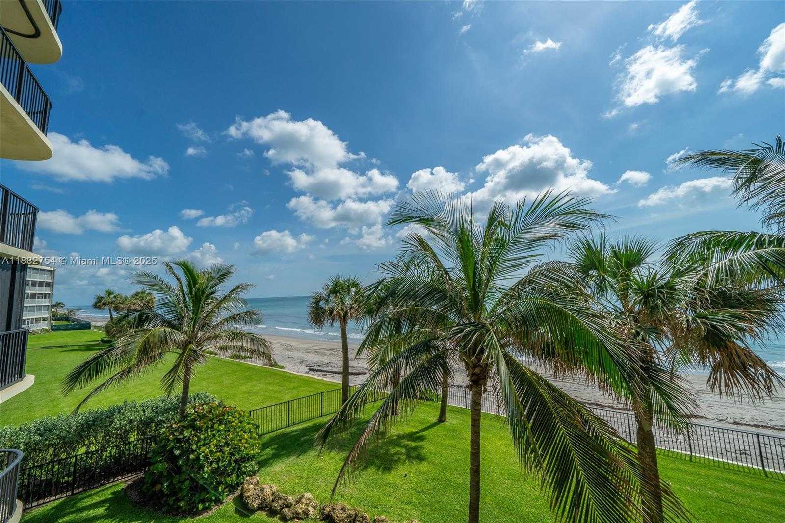 Small Image of 200 BEACH RD #202, Tequesta Number 37
