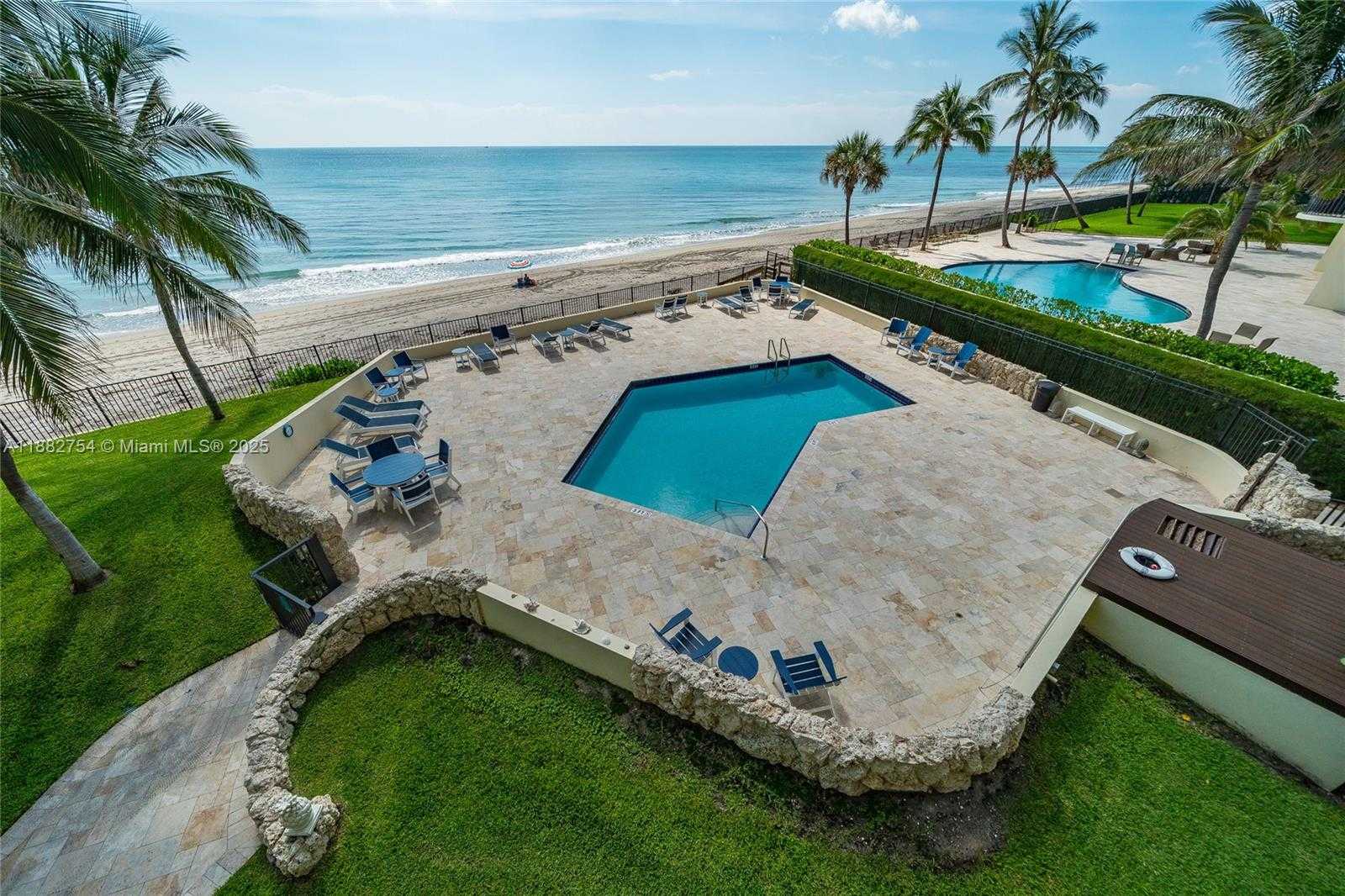 Small Image of 200 BEACH RD #202, Tequesta Number 39
