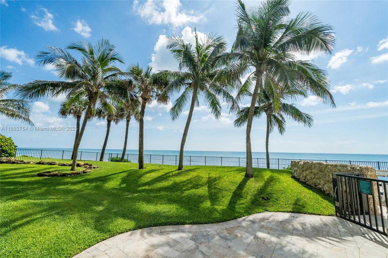 Small Image of 200 BEACH RD #202, Tequesta Number 40