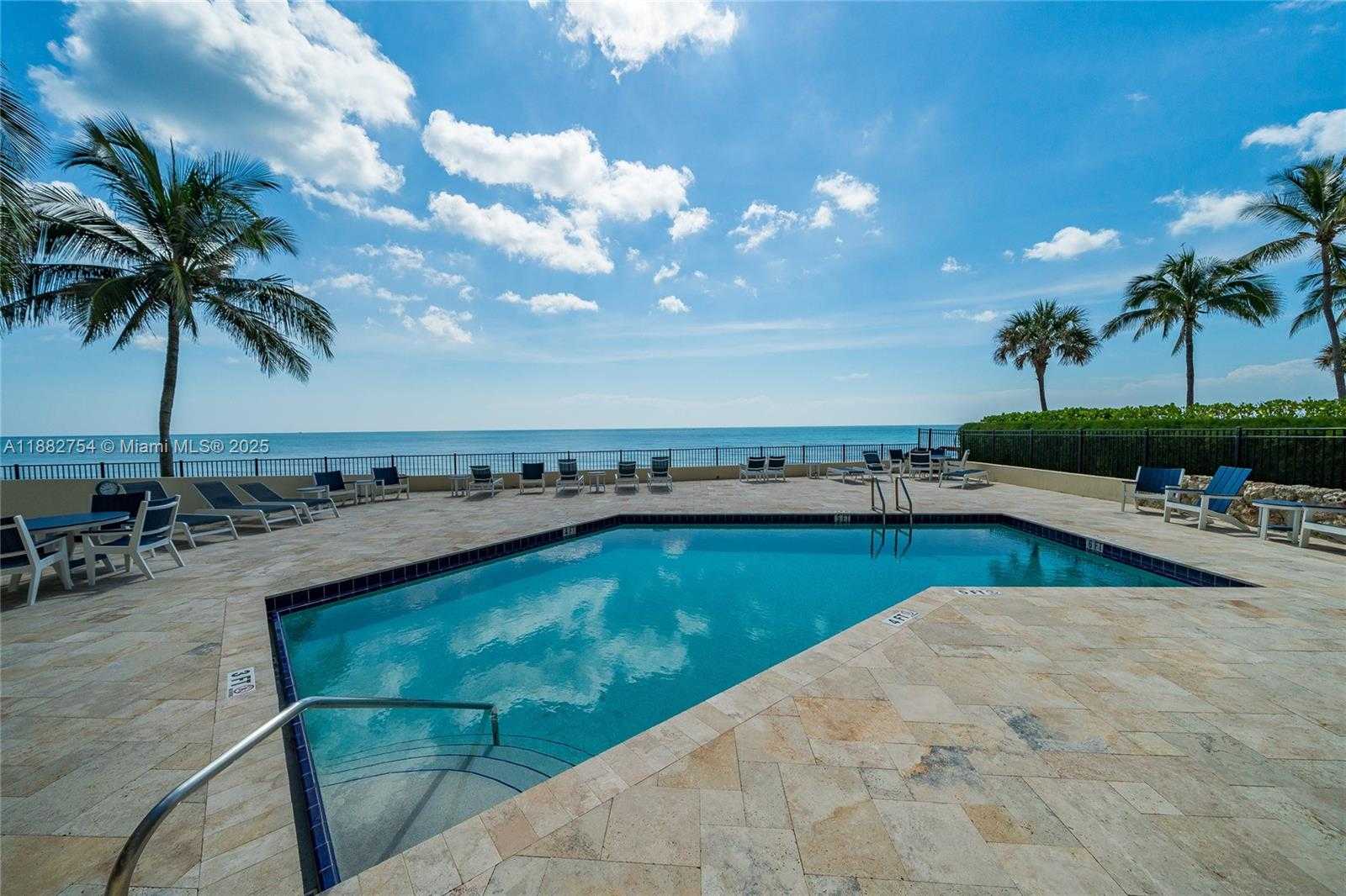 Small Image of 200 BEACH RD #202, Tequesta Number 43