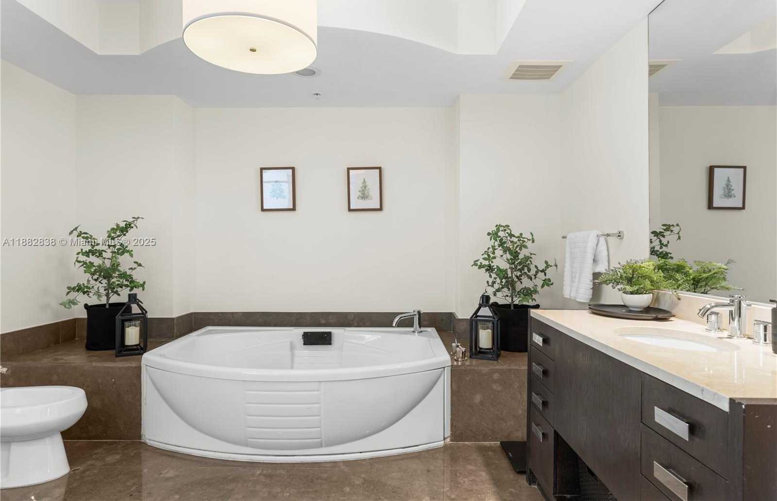 Small Image of 18201 COLLINS AVE #5301, Sunny Isles Beach Number 32