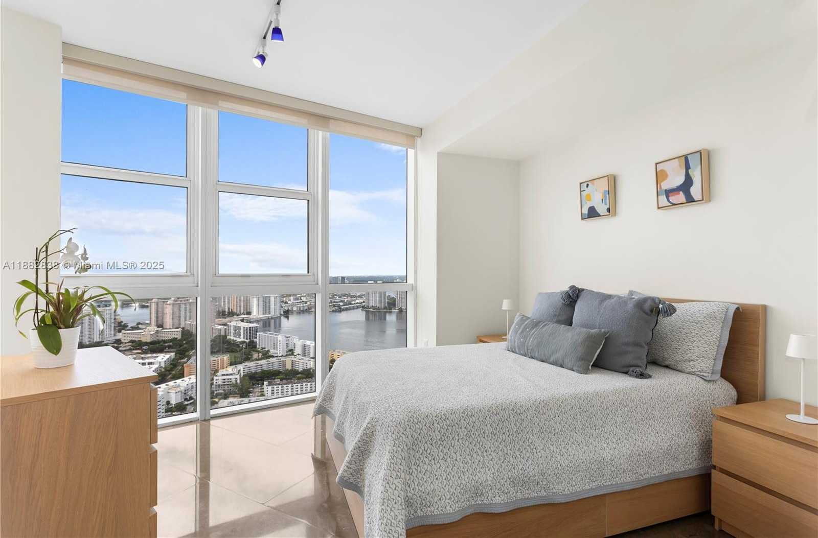Small Image of 18201 COLLINS AVE #5301, Sunny Isles Beach Number 38