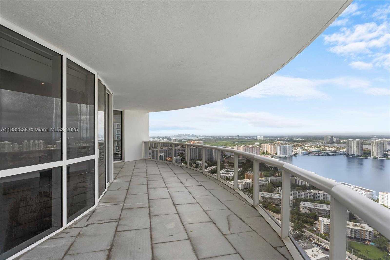 Small Image of 18201 COLLINS AVE #5301, Sunny Isles Beach Number 4