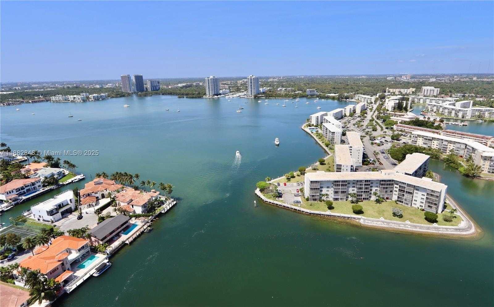 Small Image of 1000 ISLAND BLVD #PH2, Aventura Number 27