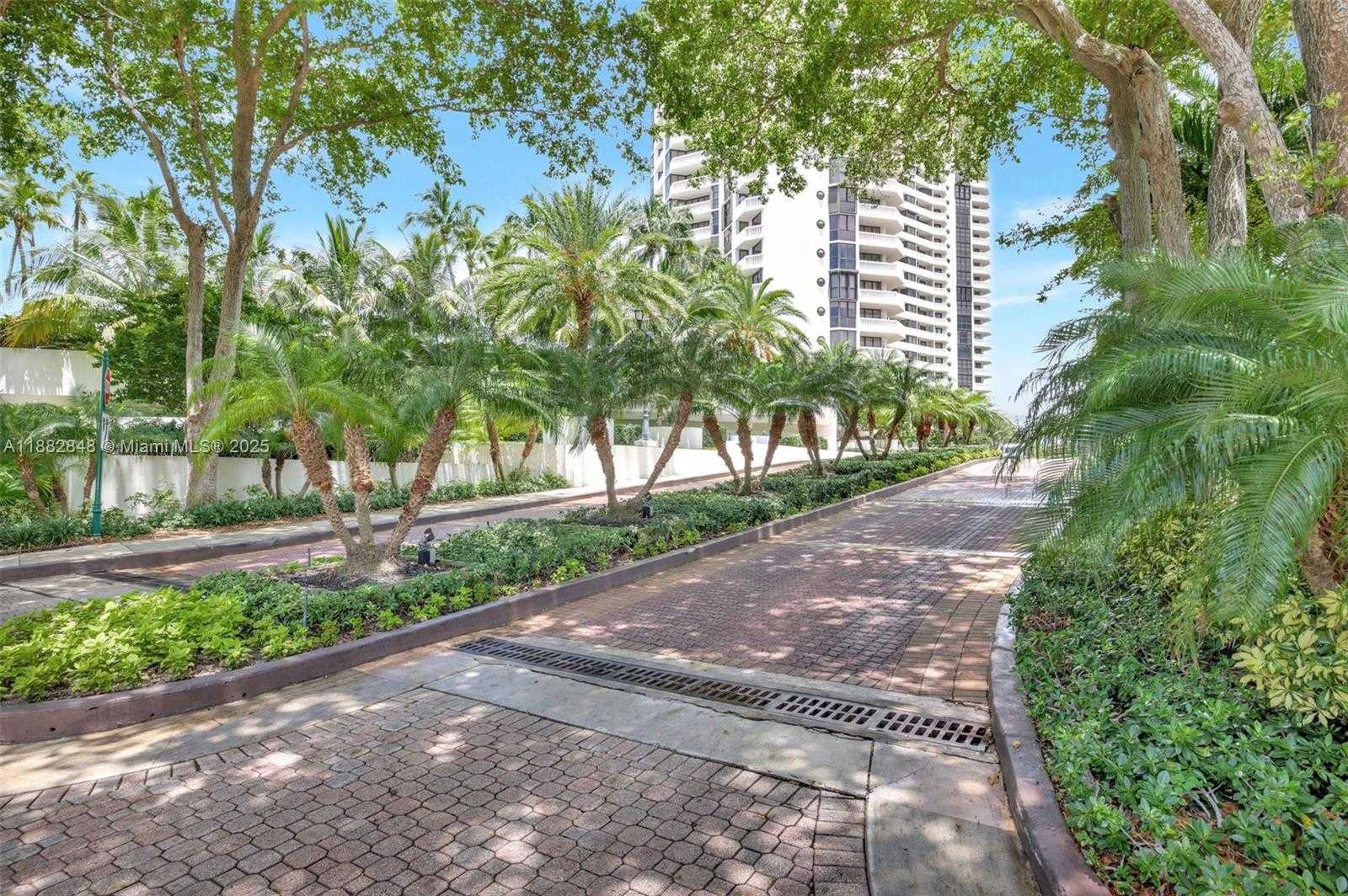 Small Image of 1000 ISLAND BLVD #PH2, Aventura Number 31
