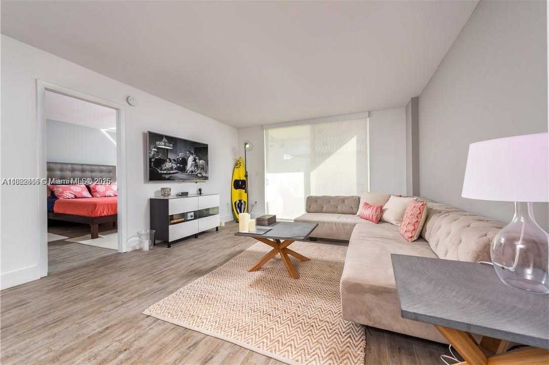 Small Image of 345 OCEAN DR #408, Miami Beach Number 11
