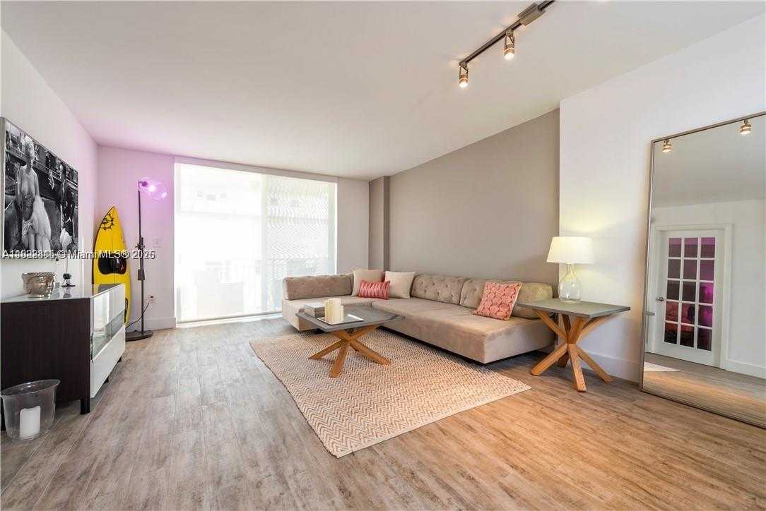 Small Image of 345 OCEAN DR #408, Miami Beach Number 9