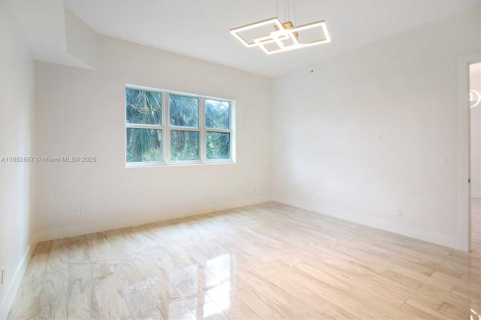 Small Image of North Miami Number 10