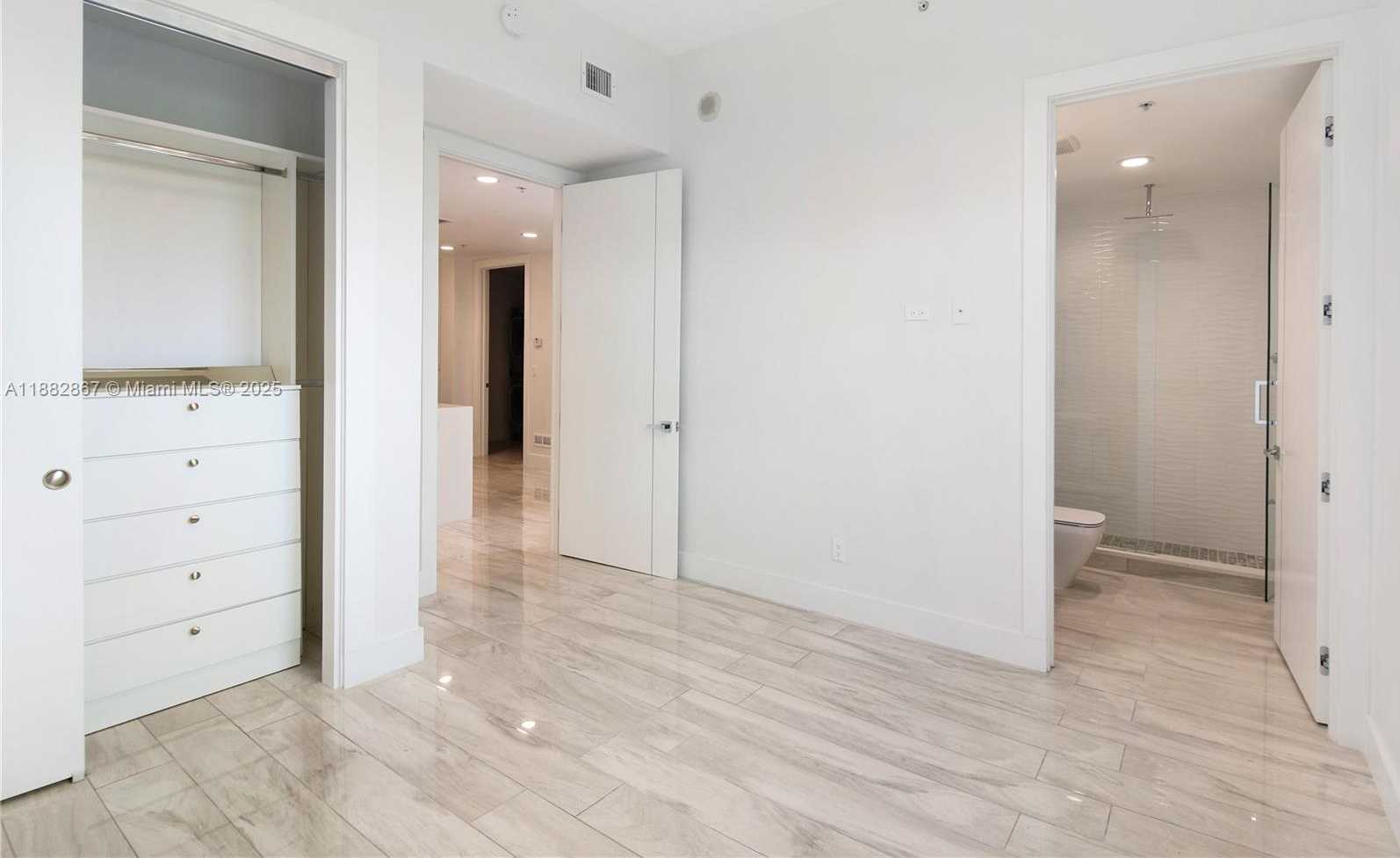 Small Image of North Miami Number 16