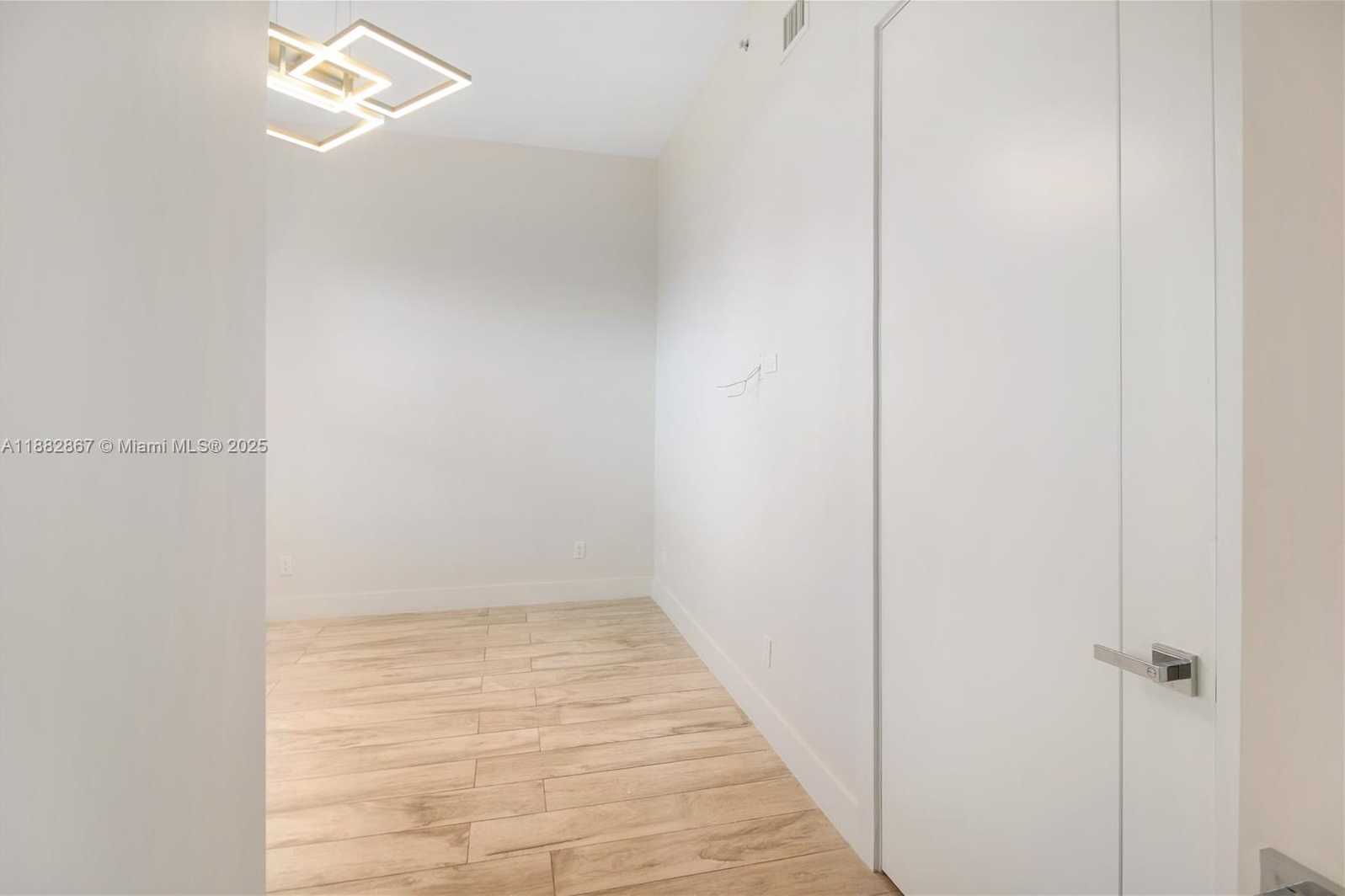 Small Image of North Miami Number 18