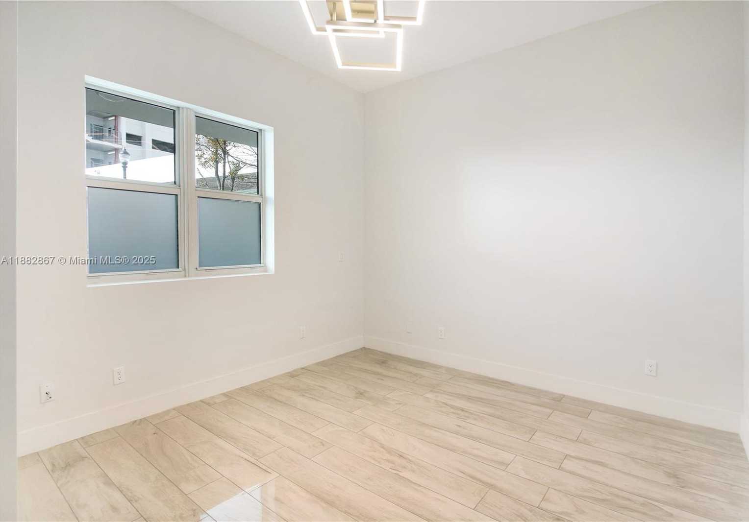 Small Image of North Miami Number 19