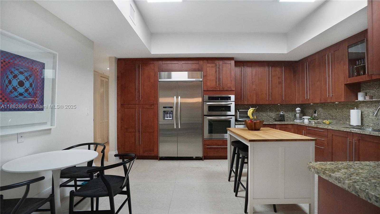 Small Image of 642 VALENCIA AVE #207, Coral Gables Number 11