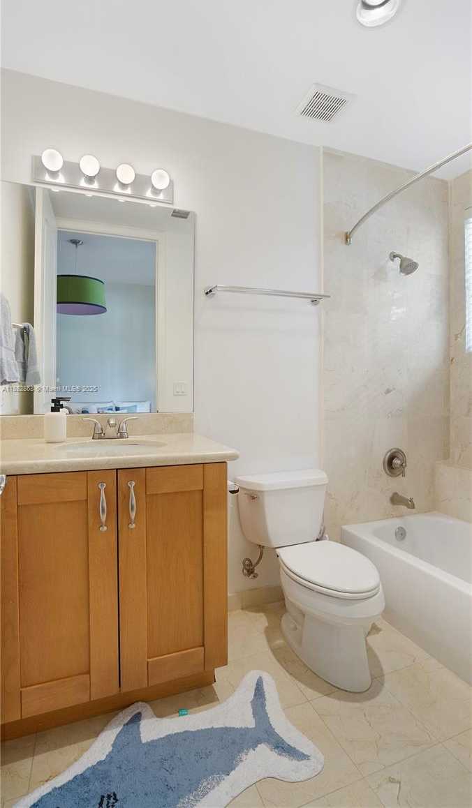 Small Image of 642 VALENCIA AVE #207, Coral Gables Number 15