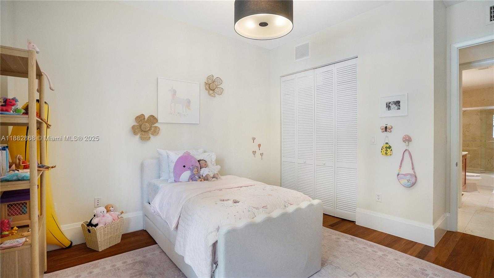Small Image of 642 VALENCIA AVE #207, Coral Gables Number 17