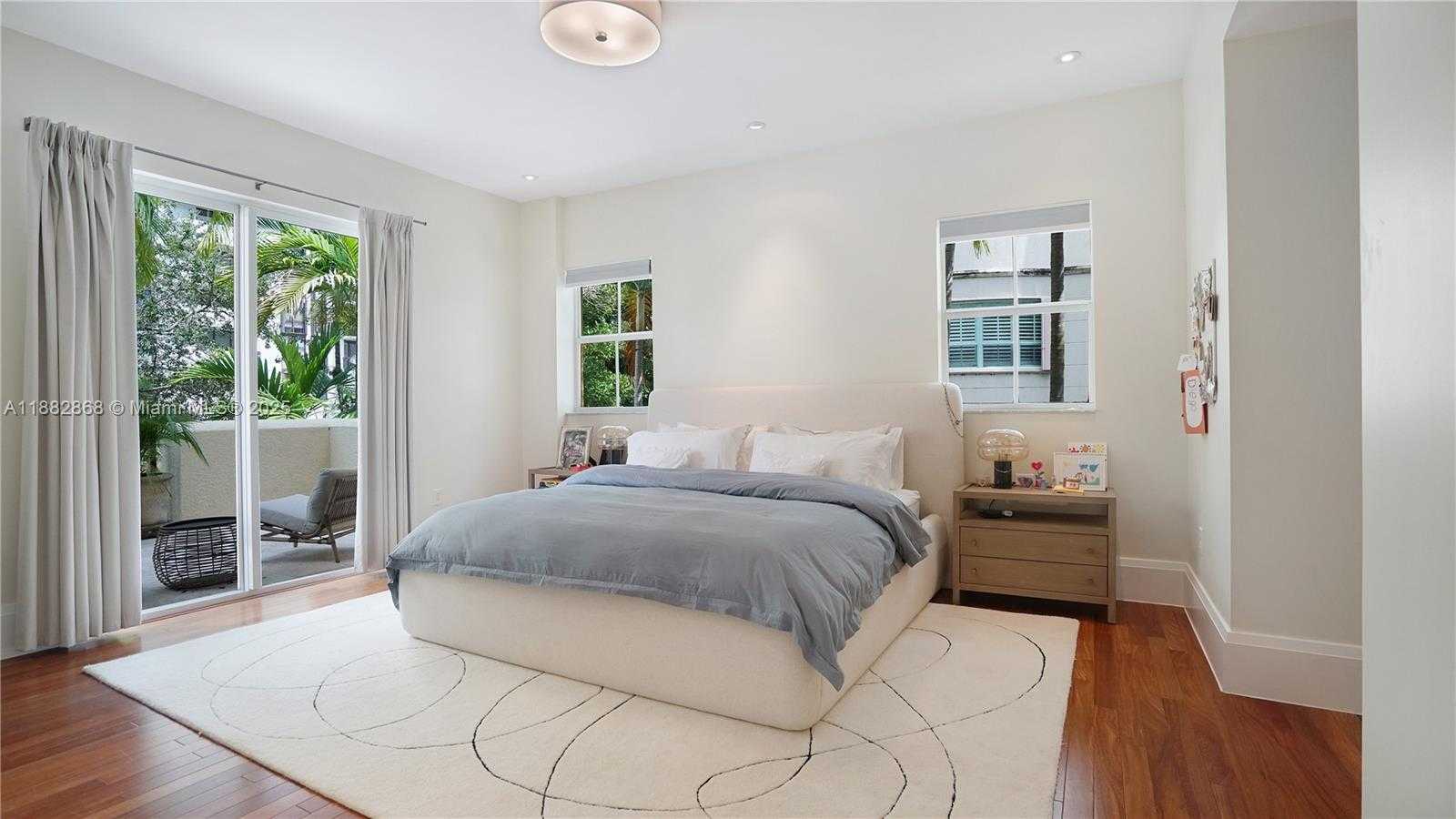 Small Image of 642 VALENCIA AVE #207, Coral Gables Number 19