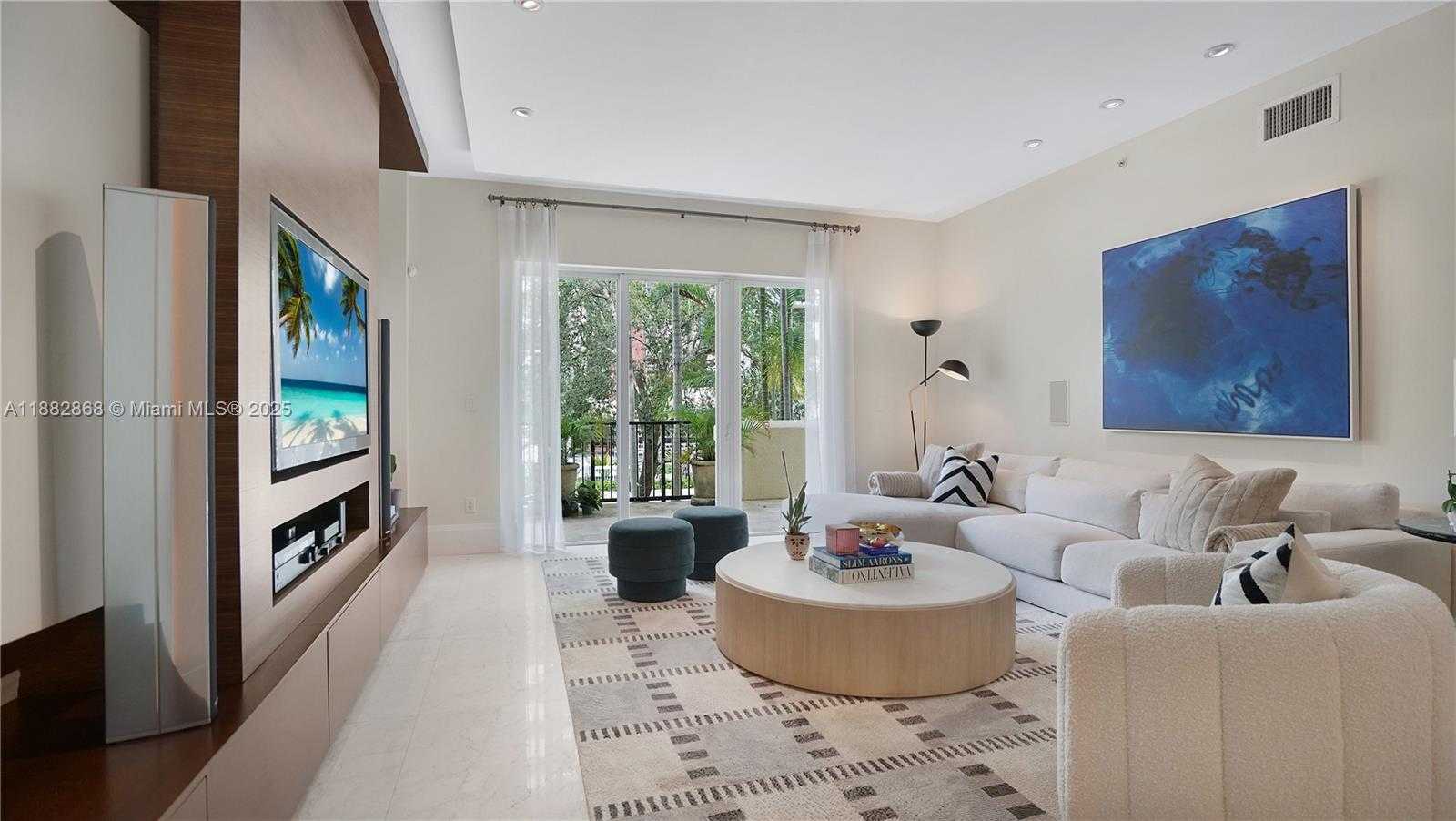 Small Image of 642 VALENCIA AVE #207, Coral Gables Number 2
