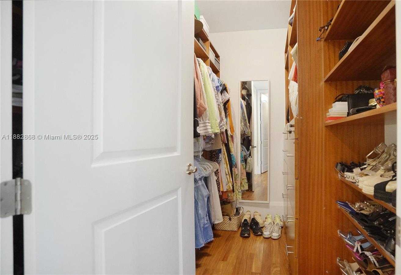 Small Image of 642 VALENCIA AVE #207, Coral Gables Number 21