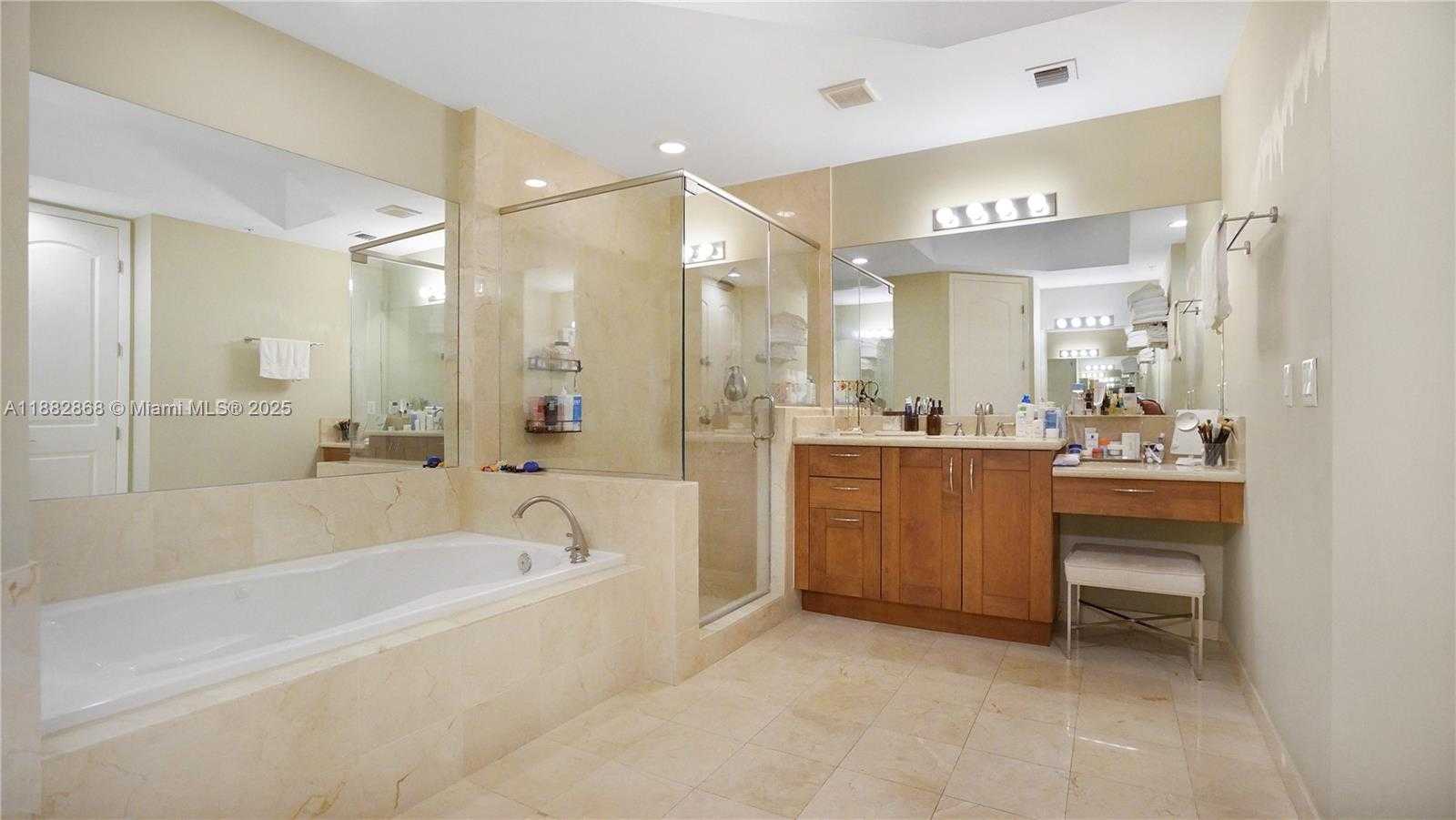 Small Image of 642 VALENCIA AVE #207, Coral Gables Number 23