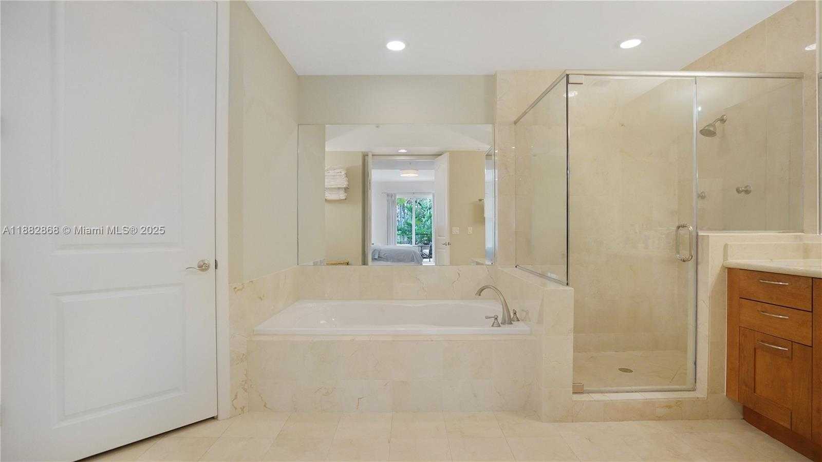 Small Image of 642 VALENCIA AVE #207, Coral Gables Number 25