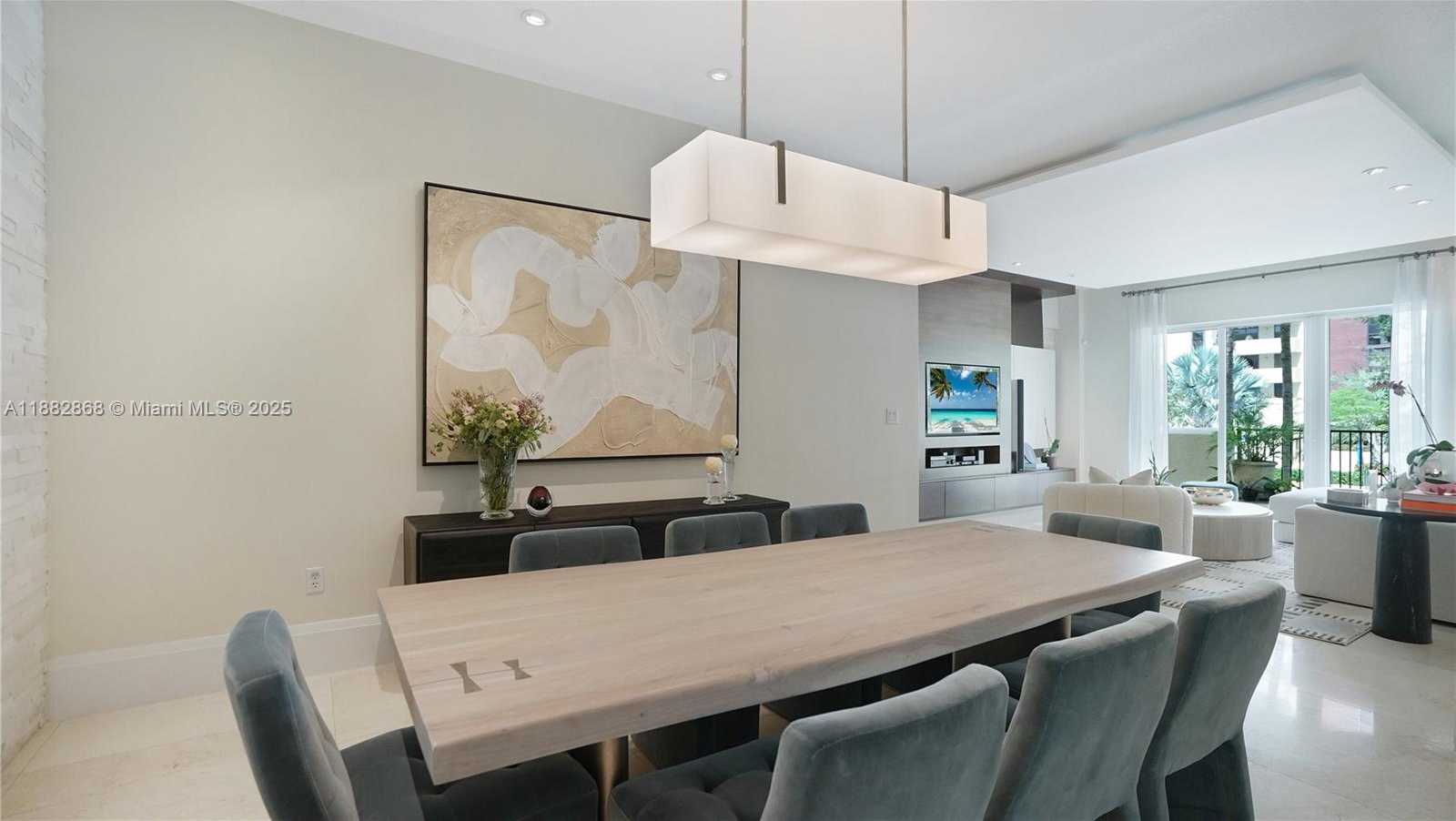 Small Image of 642 VALENCIA AVE #207, Coral Gables Number 7