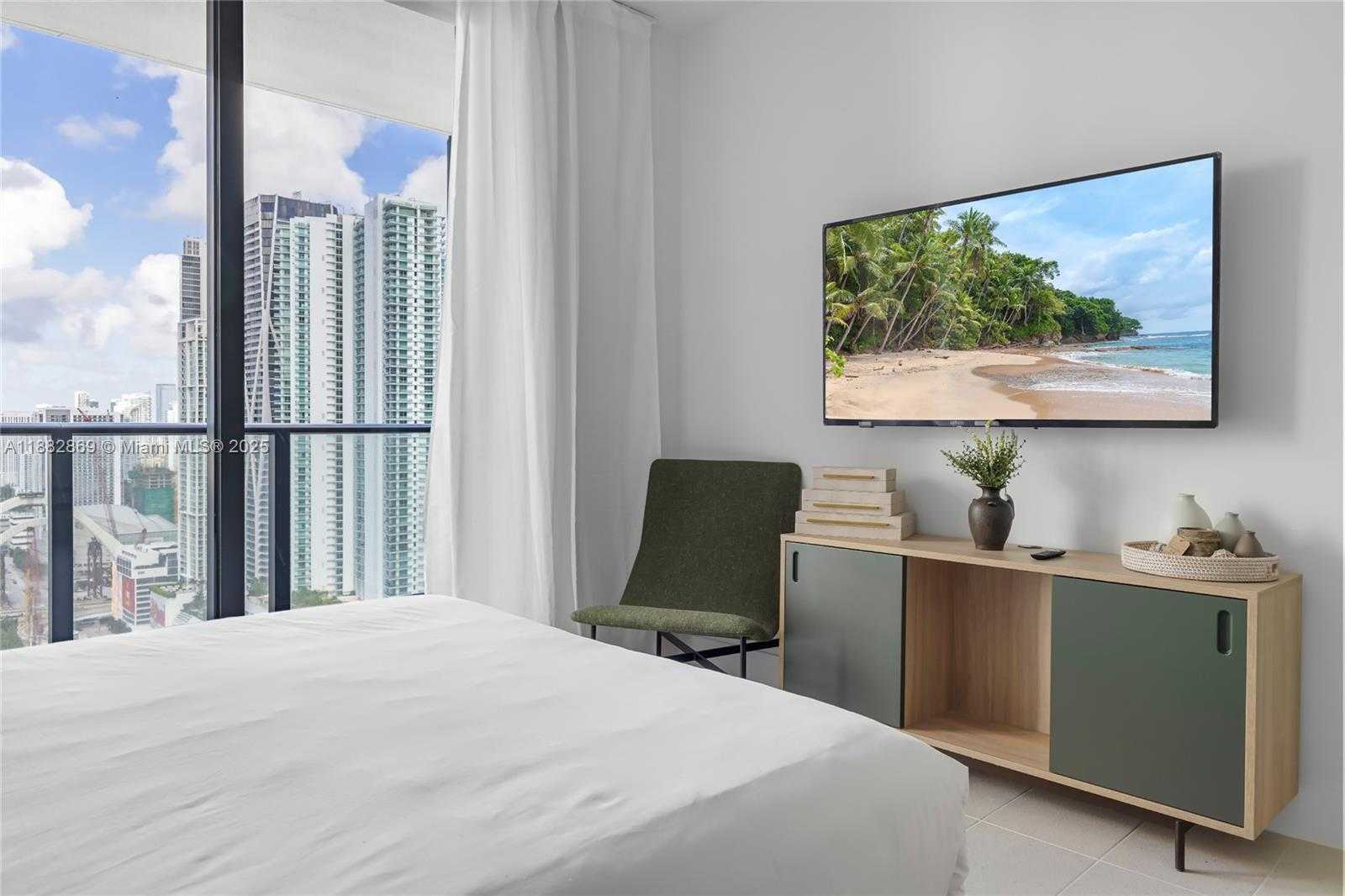 Small Image of 159 NE 6th St, Miami, FL 33132, USA Number 18