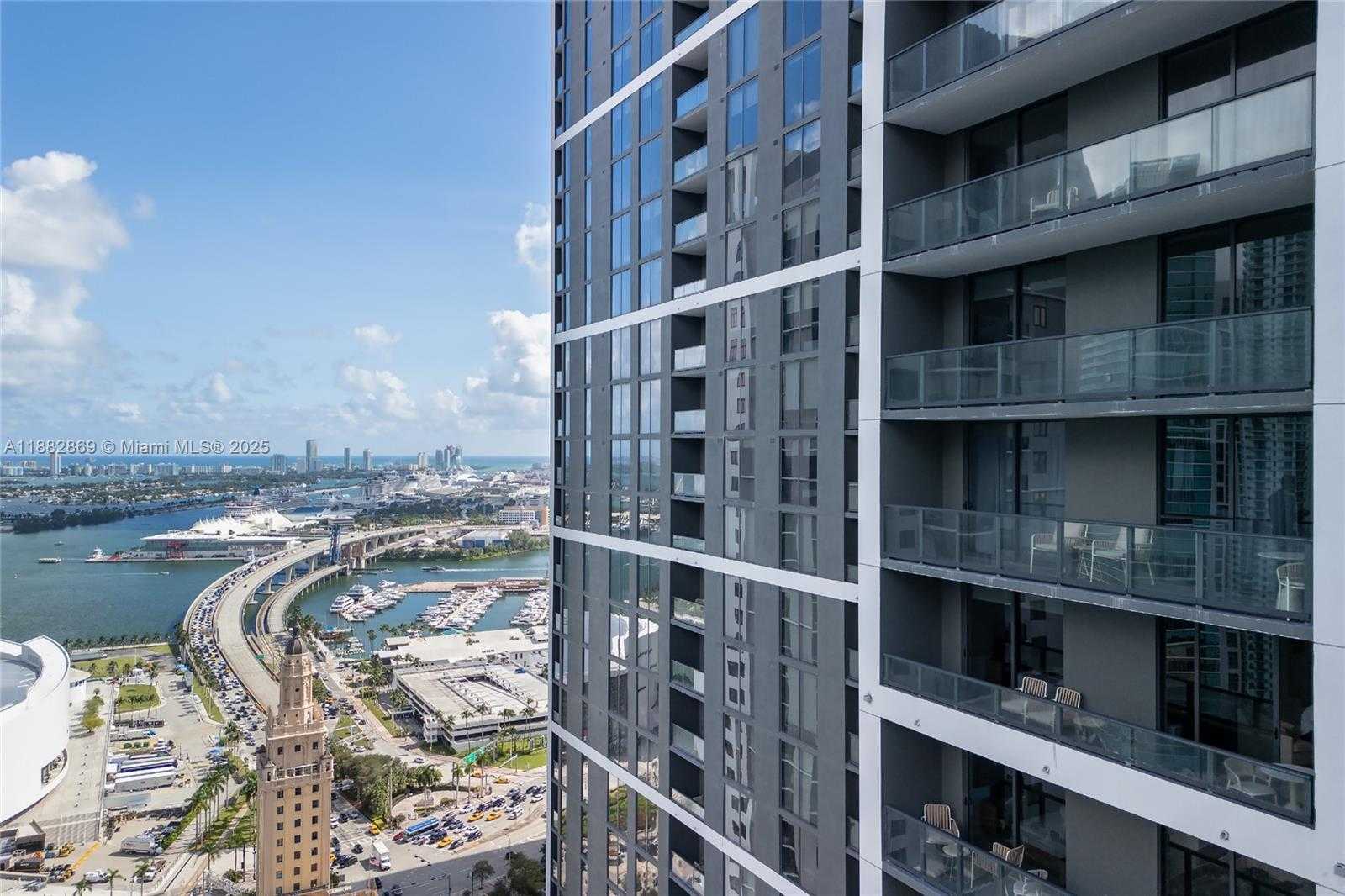 Small Image of 159 NE 6th St, Miami, FL 33132, USA Number 32