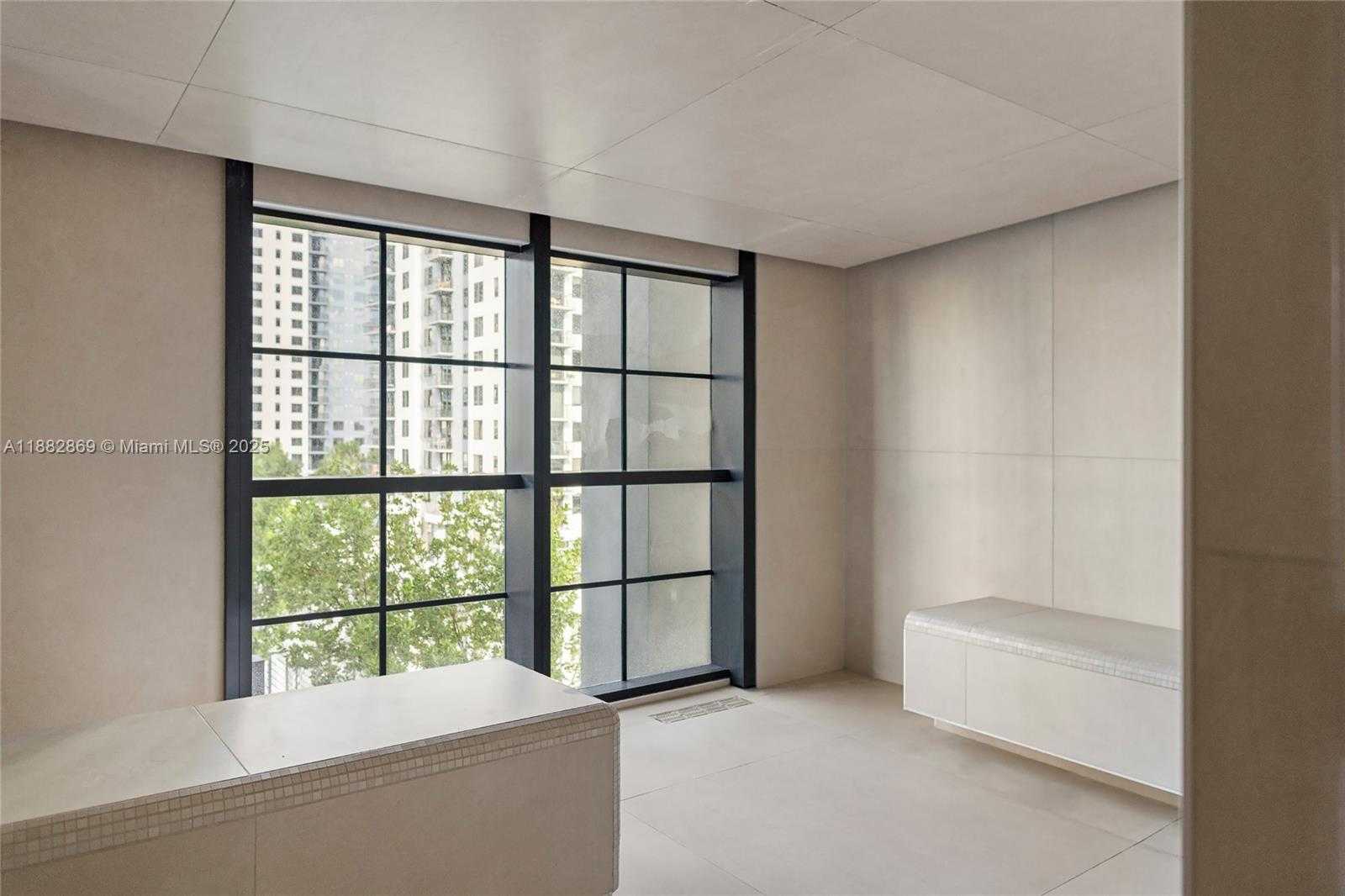 Small Image of 159 NE 6th St, Miami, FL 33132, USA Number 45