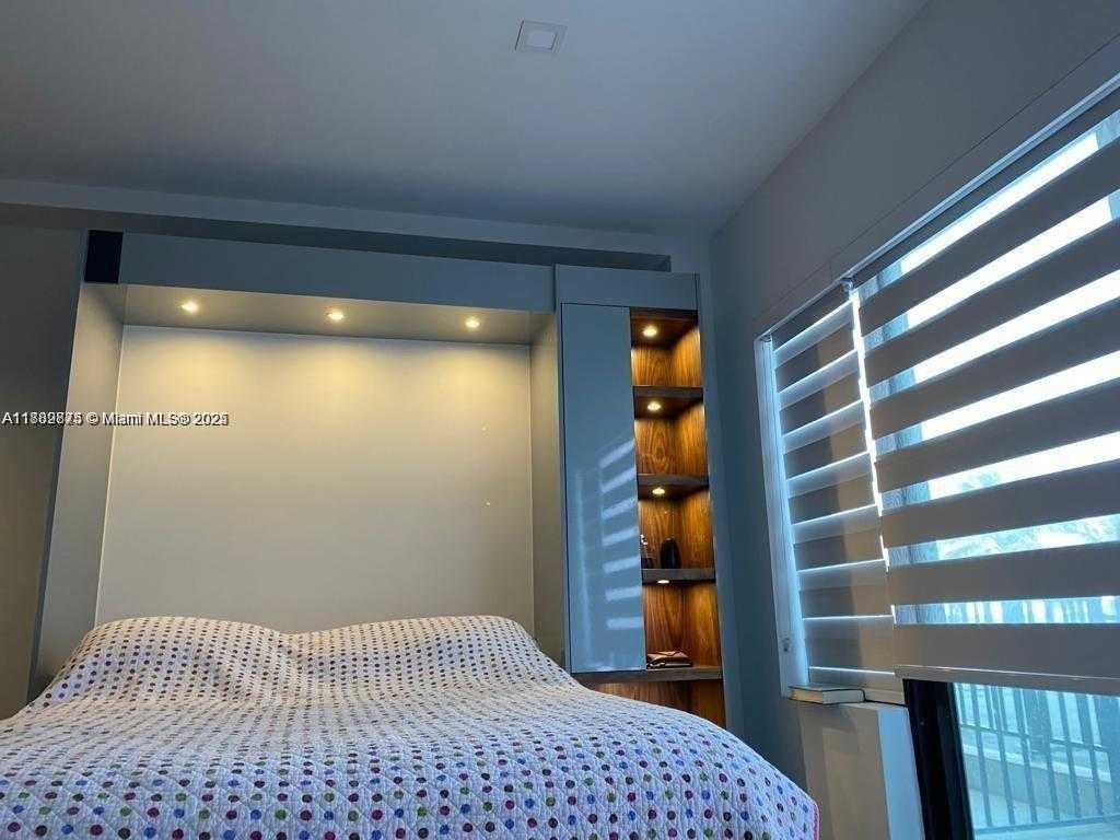 Small Image of 6345 COLLINS AVE #442, Miami Beach Number 25
