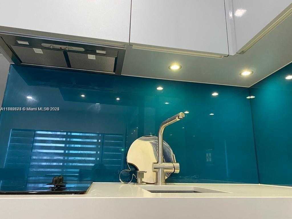 Small Image of 6345 COLLINS AVE #442, Miami Beach Number 37