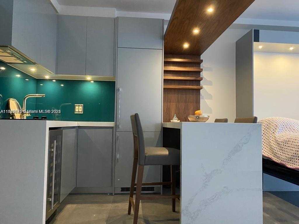 Small Image of 6345 COLLINS AVE #442, Miami Beach Number 38