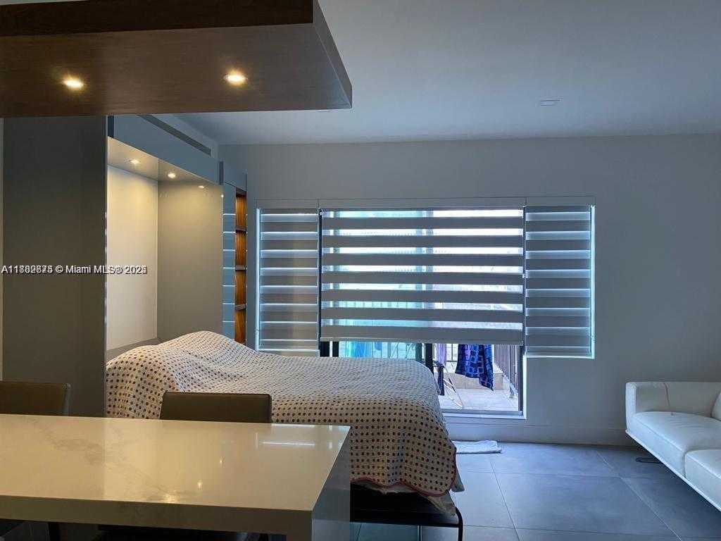 Small Image of 6345 COLLINS AVE #442, Miami Beach Number 48