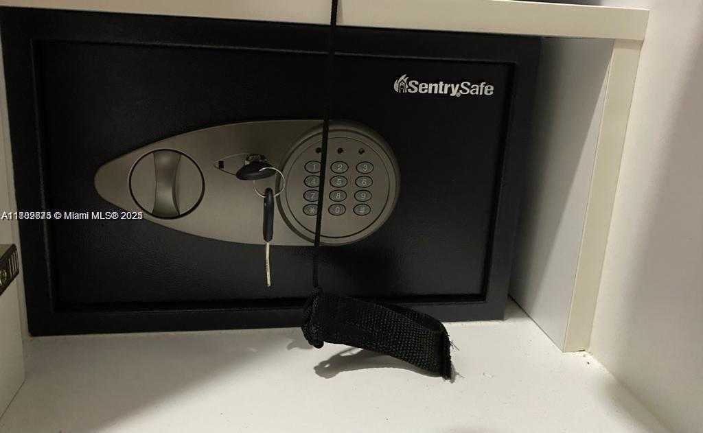 Small Image of 6345 COLLINS AVE #442, Miami Beach Number 49