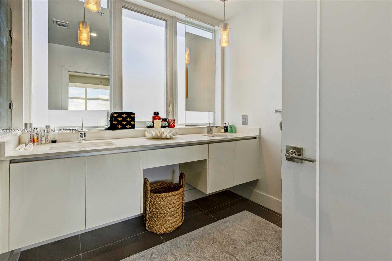 Small Image of 89 NORTH SHORE DR, Miami Beach Number 22