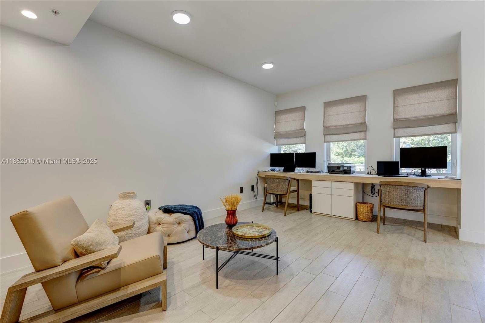 Small Image of 89 NORTH SHORE DR, Miami Beach Number 4