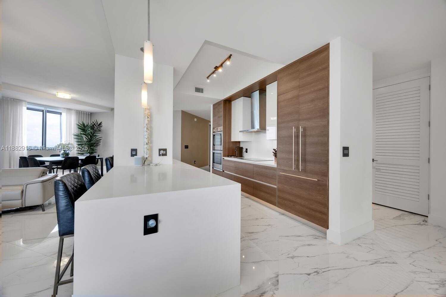 Small Image of 301 ALTARA AVE #LPH914, Coral Gables Number 10