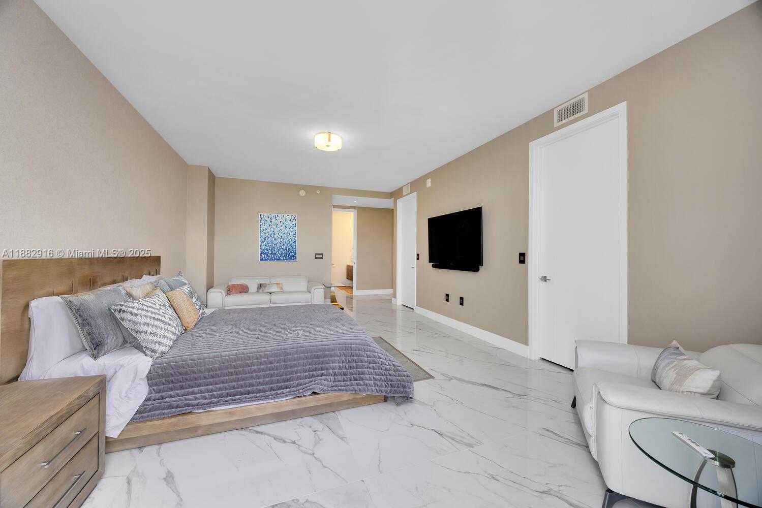 Small Image of 301 ALTARA AVE #LPH914, Coral Gables Number 19