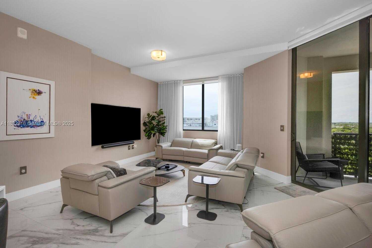 Small Image of 301 ALTARA AVE #LPH914, Coral Gables Number 4