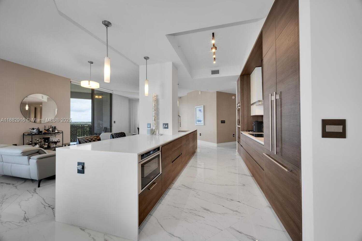 Small Image of 301 ALTARA AVE #LPH914, Coral Gables Number 6