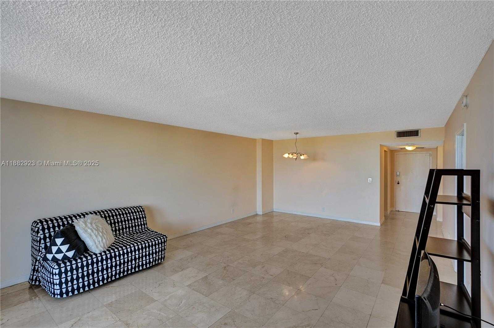 Small Image of 2500 PARKVIEW DR #808, Hallandale Beach Number 12