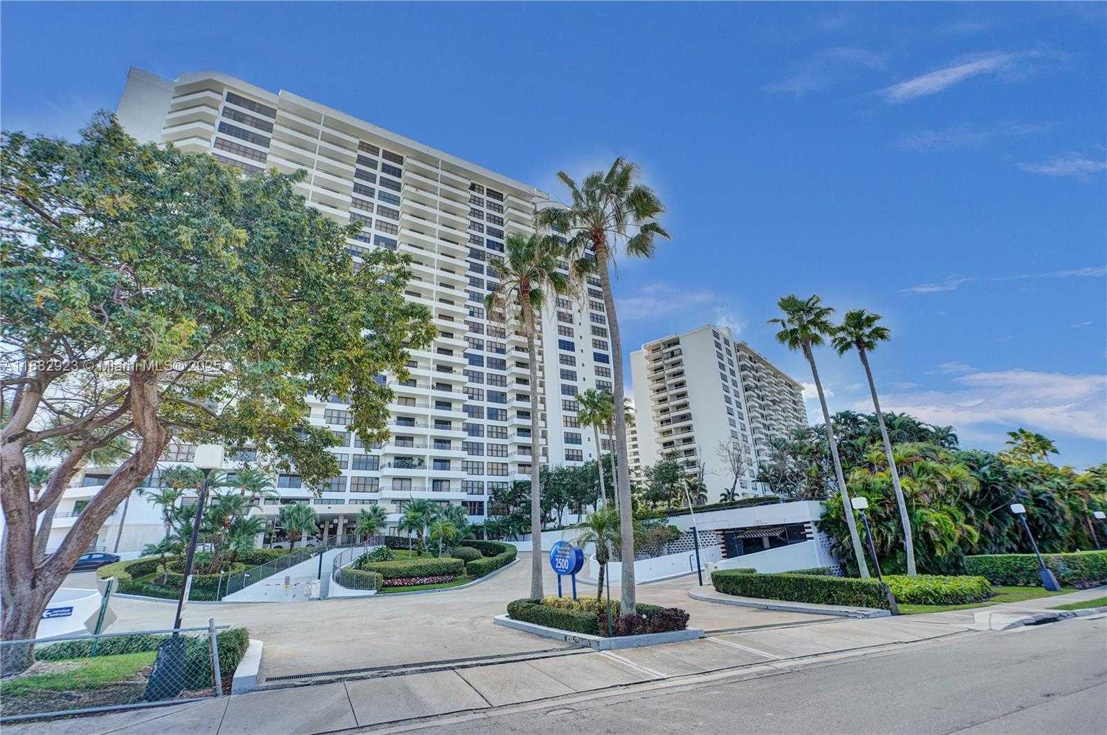 Small Image of 2500 PARKVIEW DR #808, Hallandale Beach Number 2