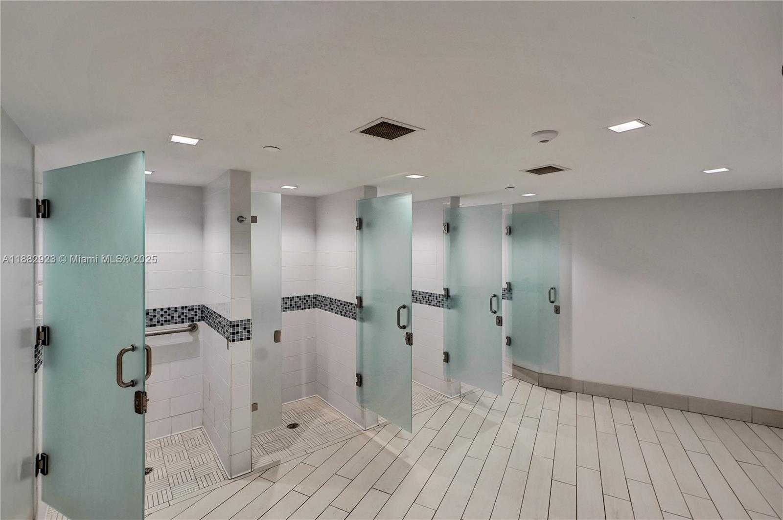 Small Image of 2500 PARKVIEW DR #808, Hallandale Beach Number 29