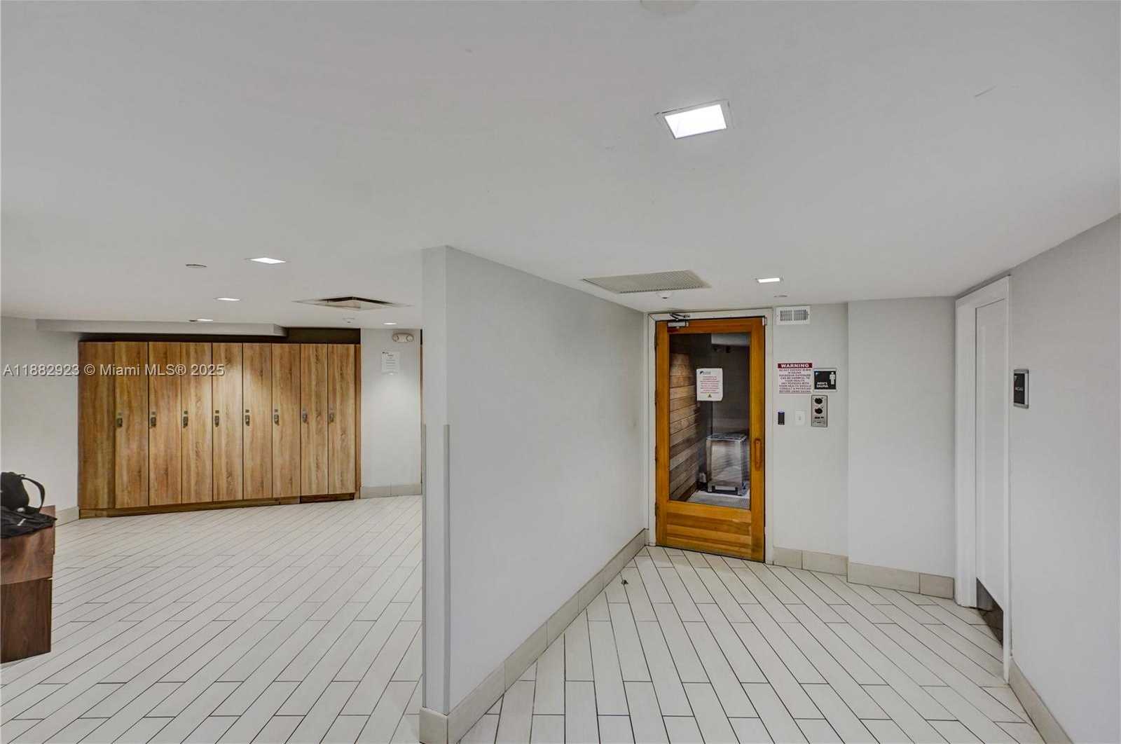 Small Image of 2500 PARKVIEW DR #808, Hallandale Beach Number 31