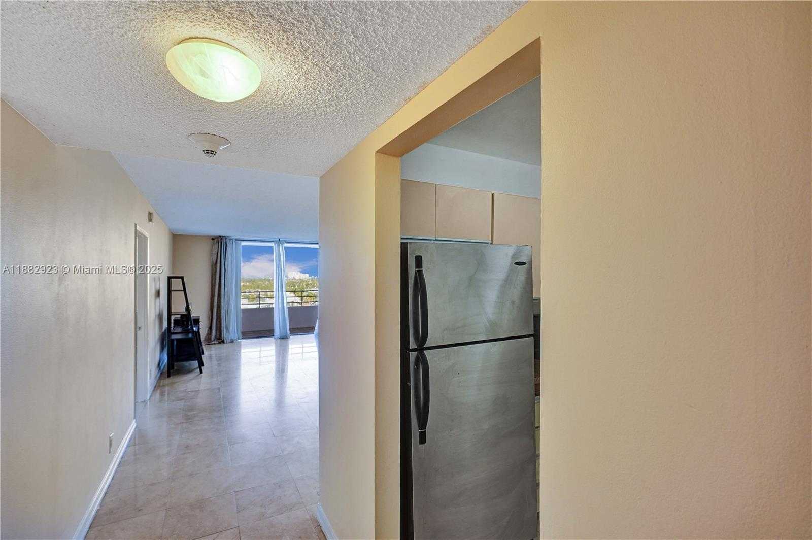 Small Image of 2500 PARKVIEW DR #808, Hallandale Beach Number 6