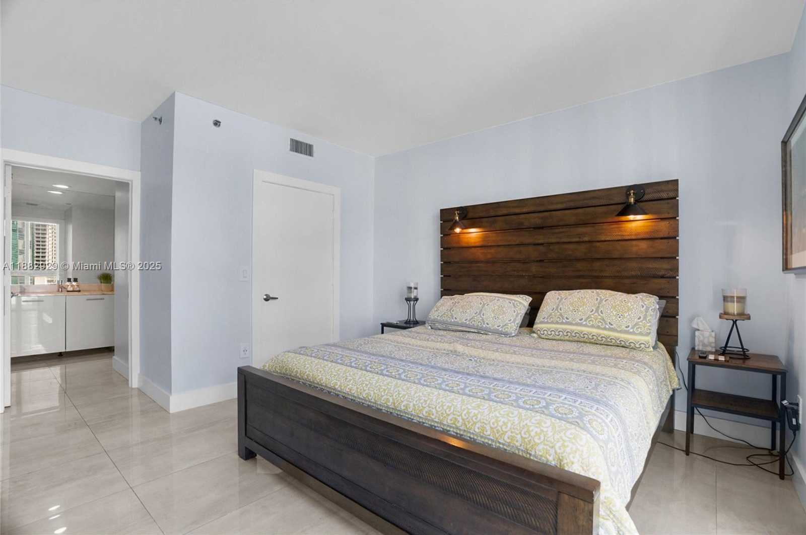 Small Image of 500 BRICKELL AVE #1701, Miami Number 13