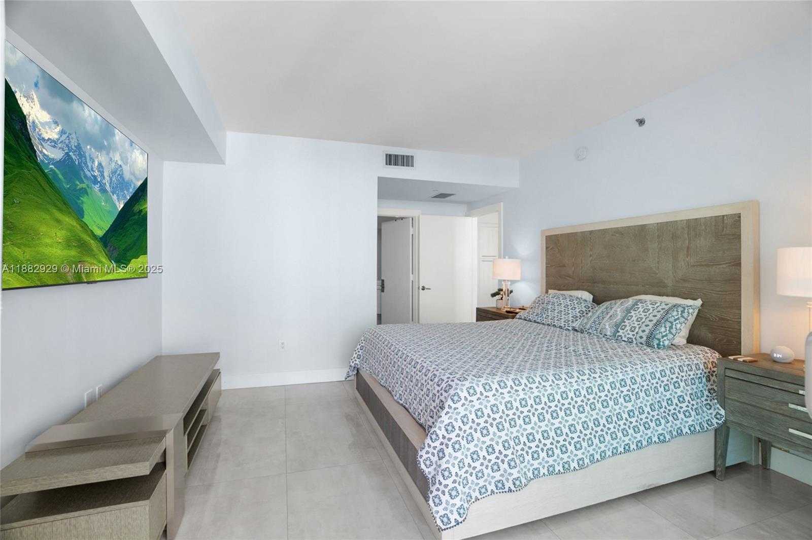 Small Image of 500 BRICKELL AVE #1701, Miami Number 15