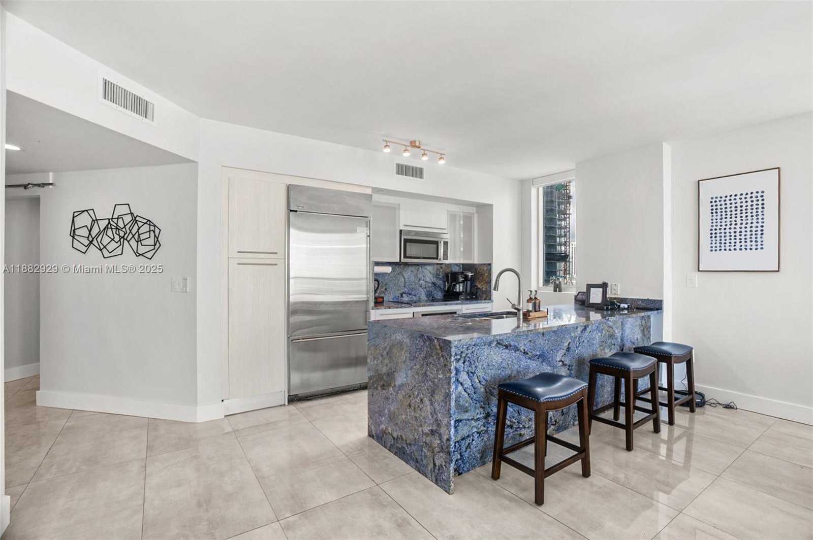 Small Image of 500 BRICKELL AVE #1701, Miami Number 21